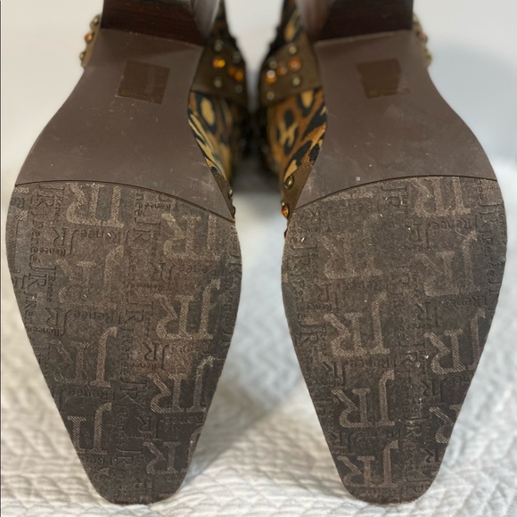 Leopard print low cut boot J.Renee with Jen Stones - Picture 4 of 5